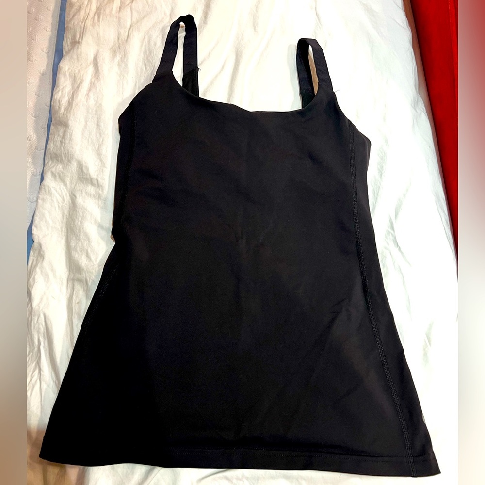 Lululemon fitted built in bra workout tank